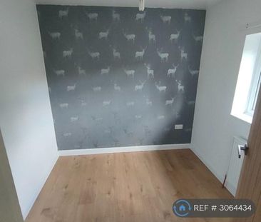 3 bedroom terraced house to rent - Photo 3