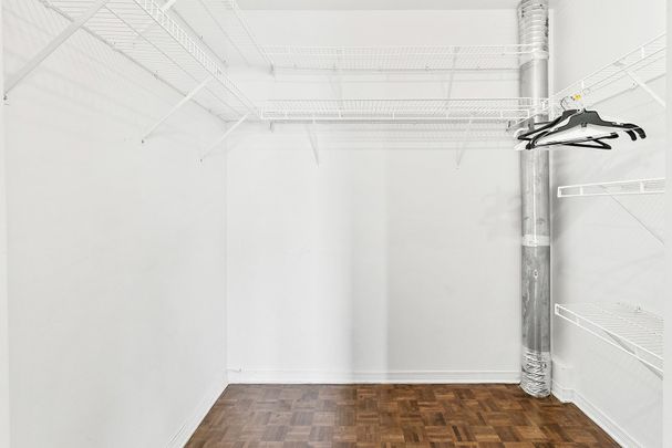 Rue Mercure, H7X 3S8, Laval - Photo 1