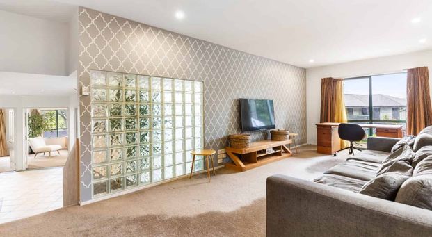 Racing Fan? Views across Ellerslie Racecourse. - Photo 1