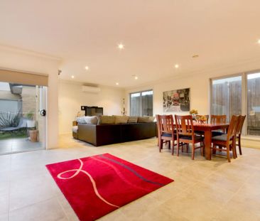 It, and a bit - Photo 2