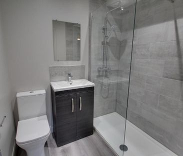 1 bedroom in a house share to rent - Photo 6