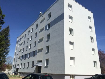 T4 de 68 m² - 42 avenue marechal joffre Châtillon-sur-Seine - Photo 2