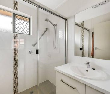Well Presented Lowset Unit in Perfectly Positioned Location - Photo 3