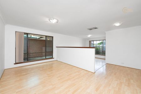 Great Size 4 Bedroom Home with Great Location!!!!!! @ $850 Per Week - Photo 4