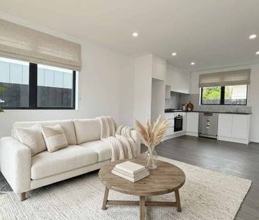 Sunny modern Living 2 bedroom in Māngere East - Photo 5