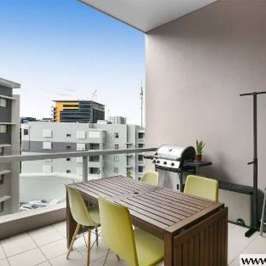 MODERN AND SPACIOUS 1 BED +STUDY or 2 bedrooms APARTMENT IN THE BEST STREET, LOCKUP STORAGE CAGE - Photo 1