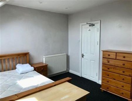 6 Bedroom Terraced To Let - Photo 3