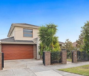 4 Bedroom Family Home with All Year Al-fresco Area! - Photo 1