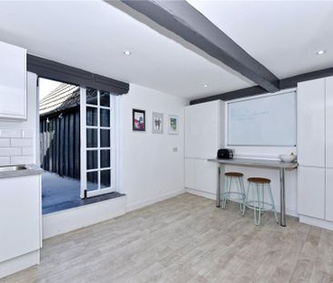 2 bedroom apartment to rent - Photo 6