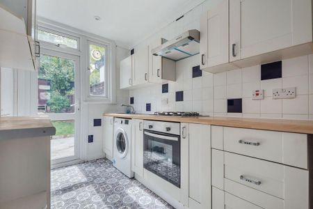3 bedroom terraced house to rent - Photo 4