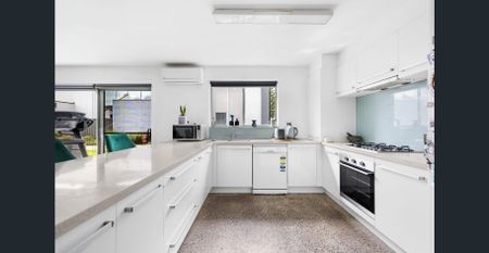 Bayside Living on the Esplanade - Photo 5