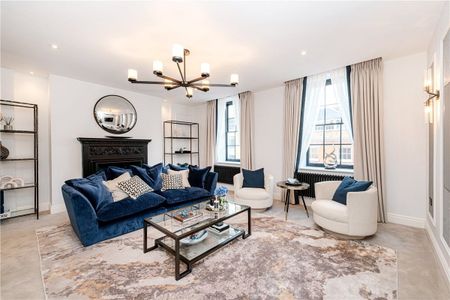 A three bedroom lateral apartment measuring approximately 1,429 square feet - Photo 4