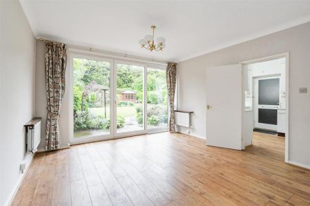 6 bedroom detached house to rent - Photo 3