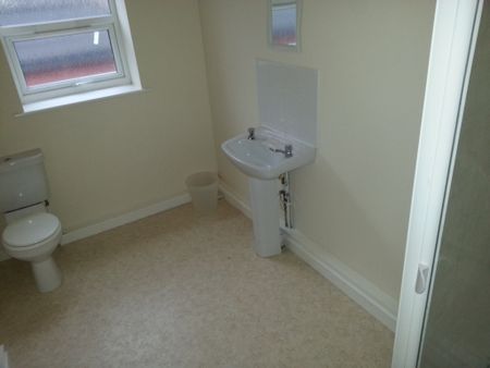 5 Bedroom Terraced To Rent in Nottingham - Photo 5