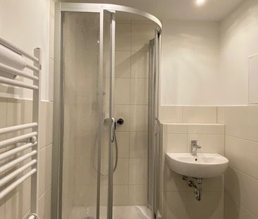 Alles neu -schau mal rein! Perfekte 2-Raumwhg. mit brandneuem Badez... - Photo 2