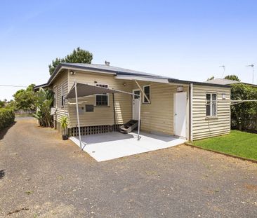 Cottage style home in Newtown - Photo 4