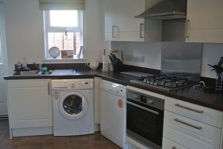 2 bedroom terraced house to rent - Photo 4