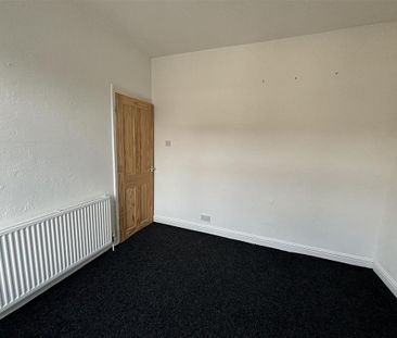 2 bedroom end of terrace house to rent - Photo 5