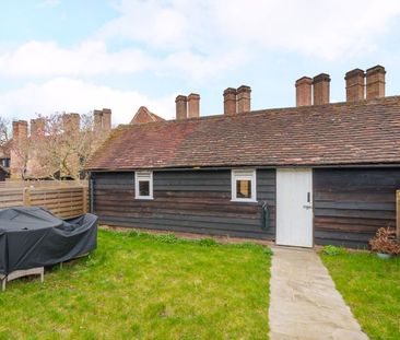 Wyatts Close, Godalming, Surrey, GU7 - Photo 6