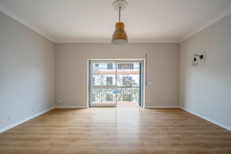Apartamento T2 para arrendamento sem móveis no centro de Cascais - Photo 4