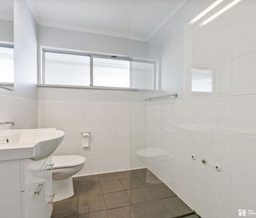 Quiet Front Unit Close to Beach, Cafes & Westfield Marion - Photo 5