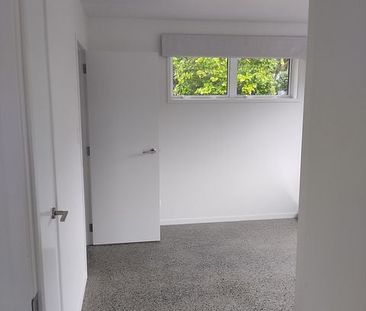 Moden Conveinent Living in Warkworth - Photo 2