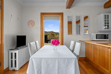 Charming Sandstone Home - Photo 3