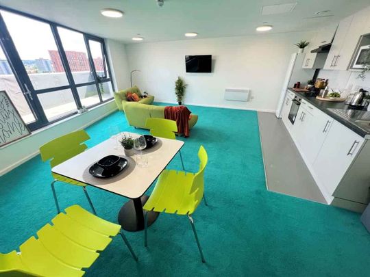 Deluxe Ensuite - Photo 1