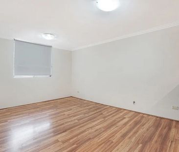 Woolloomooloo - Photo 1