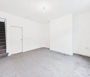 3 bedroom House To Let - Photo 2