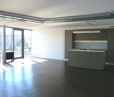 1 Zimmer, 102 m², 3. Stock - Photo 1