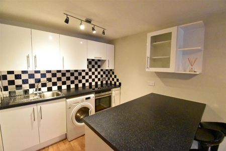 1 bedroom flat to rent - Photo 2