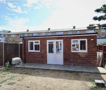 Annex, Elizabethan Way, TW19 - Photo 3