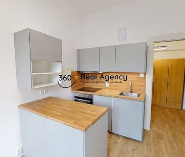 Pronájem bytu 2+kk 46 m² - Fotografie 3