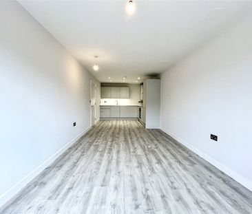 1 Bedroom - Photo 2