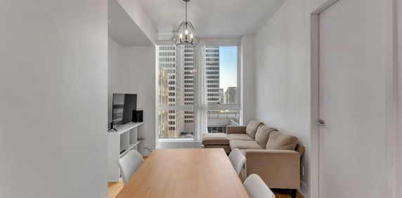 Condo 2 chambres - Meublé - Centre-ville de Montréal - Photo 2