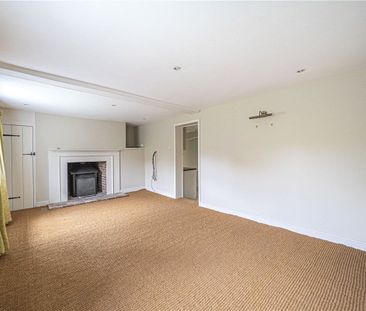 A stunning 4/5 bedroom house with versatile interior and well maint... - Photo 6