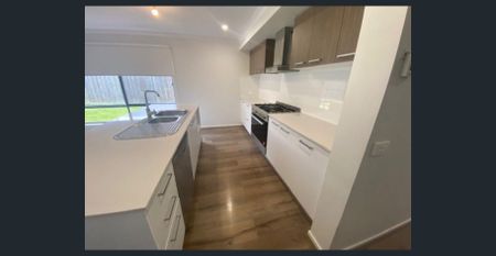 SPACIOUS, WITH ADDITIONAL SIDE ACCESS DRIVEWAY - Photo 4