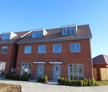 3 bedroom semi-detached house to rent - Photo 4