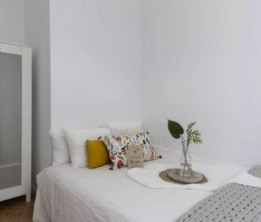 Room in a shared 11-bedroom apartment for rent in Sol - Foto 6