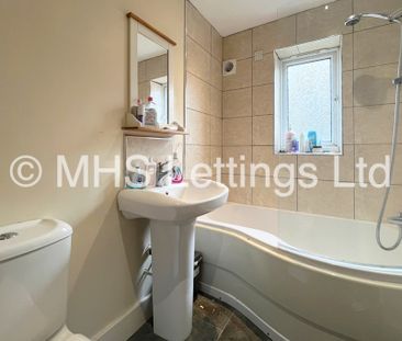 3 Bedroom Flat for rent in Headingley Avenue - Photo 4