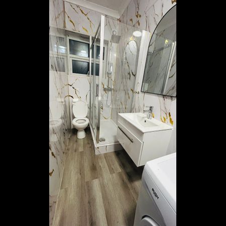 1 Bed Flat, Samuel House, E8 - Photo 3