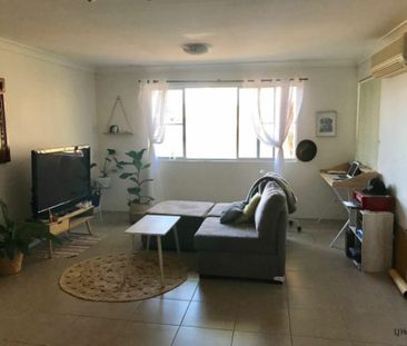 Prime Palm Beach Location - Steps From The Beach - Photo 1