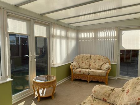 2 bedroom bungalow to rent - Photo 3