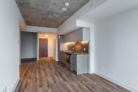 Riverside Square Lofts 15-45 , #819 - Photo 3