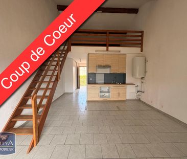 Location Appartement 2 pièces 50m² ST MITRE LES REMPARTS 13920 - Photo 2