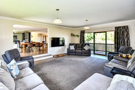 Escape the Hustle & Bustle - Photo 2