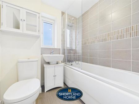 2 bedroom end of terrace house to rent - Photo 4