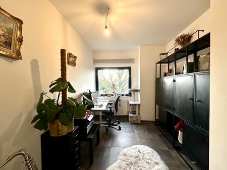 Modern penthouse met drie slaapkamers, groot terras en zicht op het groen - Foto 4