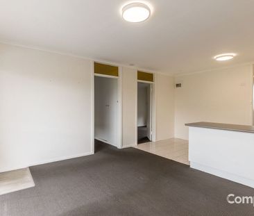 ANOTHER LET BY COMPLETE REAL ESTATE - Photo 2